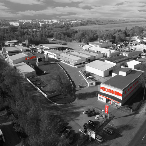 Hersteller von Bitumenprodukten für den Straßenbau, Fundamentabdichtung und Dachbeschichtung Werksbild Zwickau von BORNIT Bitumen